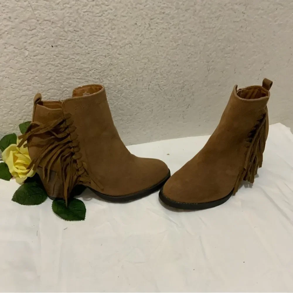 Rampage Fringe Ankle Boots vingnette size 6 M browns